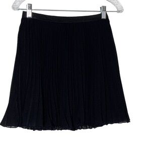 HOLLISTER black pleated full skirt. Mini length. Size S